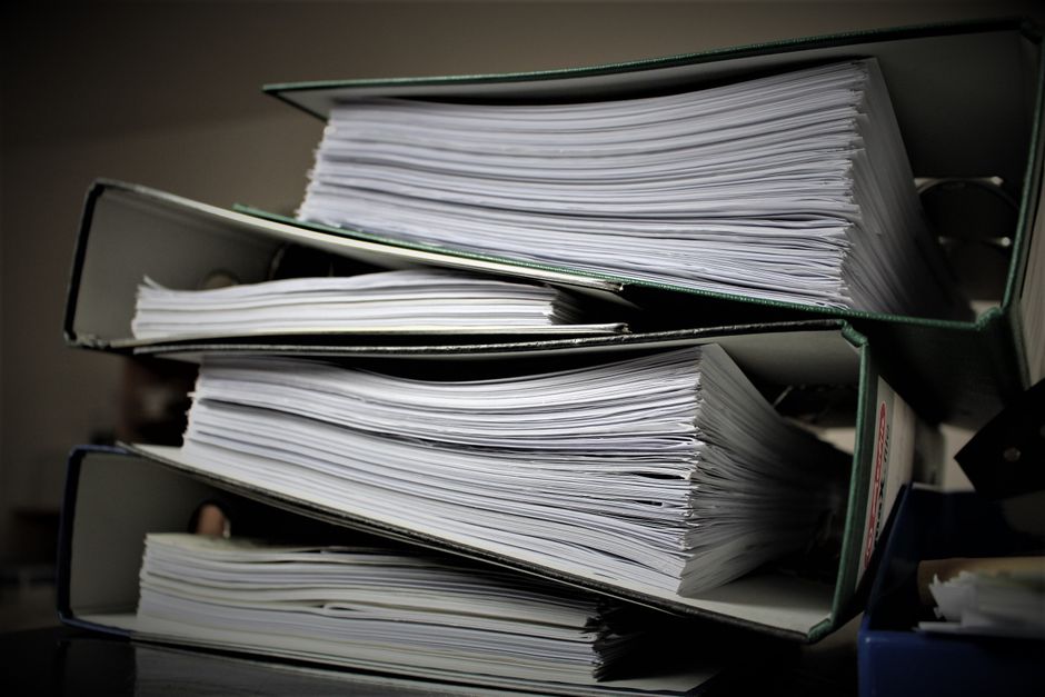 Dokumenty przetargowe i analiza oferty w zamówieniach publicznych - nagruncieprawnym.pl